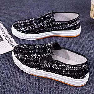 MAZ Women's Cloth Shoes Breathable Canvas Versatile Flat Shoes - Product Image 3
