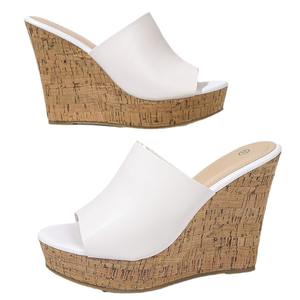 รองเท้าแตะสไตล์อเมริกันสำหรับฤดูร้อน พื้นหนานุ่ม รองรับแรงกระแทก เหมาะสำหรับกิจกรรมกลางแจ้ง ทำจากหนังแท้สำหรับผู้หญิง - Product Image 5