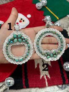 คอลเลคชั่นคริสต์มาสสุดอินเทรนด์ จี้เงินแท้ทำมือประดับด้วยพลอยคิงแมนเทอร์ควอยซ์ - Product Image 3