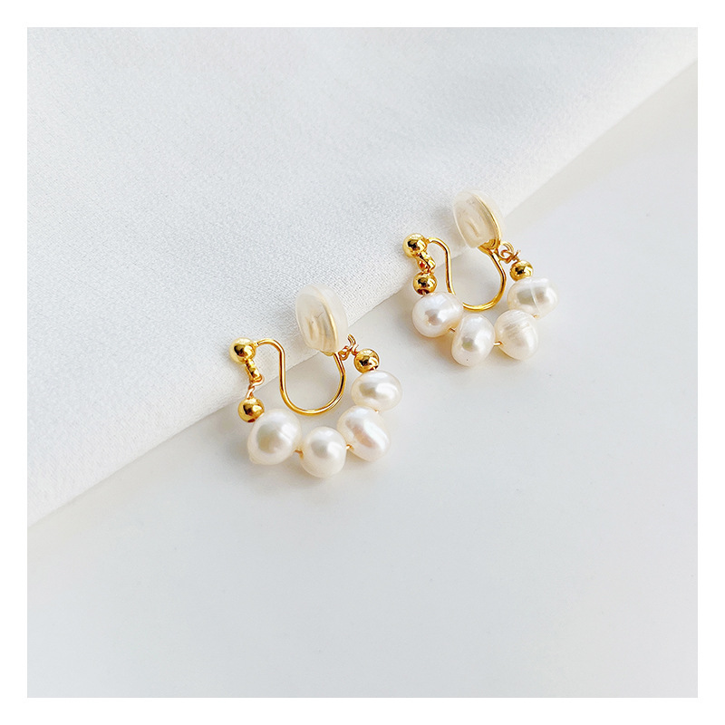 Luxury Natural Freshwater Pearl Ear Clip