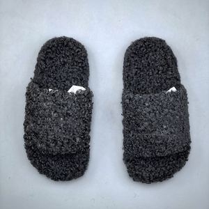 Zapatillas de Mujer de Diseñadores Famosos en Tendencia 2026, Cálidas, Peludas, con Bordado, de Piel de Oveja de Primera Calidad, Unisex - Product Image 6