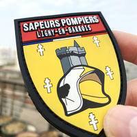 Badge en PVC souple 2D 3D de haute qualité avec logo personnalisé, patch à crochets et boucles avec bordure découpée au laser pour étiquette de vêtement et vêtement