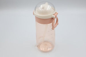 Botella de agua Kita Boo de 480 ml para bebés y niños, con pajita de silicona y tapa abatible, a prueba de fugas, para la escuela y el jardín de infantes - Product Image 3