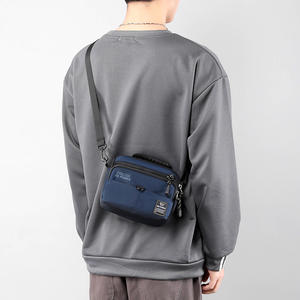 Bolso cruzado Meipower para hombre, bolso de pecho multifuncional de nailon azul real para uso diario con almacenamiento para teléfono y tarjetas - Product Image 5