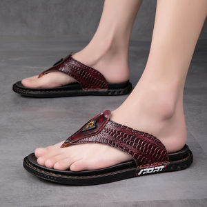 Tongs en cuir véritable pour hommes, sandales de plage à motif crocodile, pantoufles d'extérieur antidérapantes, tailles 38-45 - Product Image 5