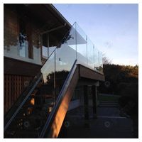 Rampe en verre à profil en U à performance longue durée avec base en U et verre trempé de sécurité pour balcon