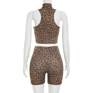 Viviblook J26ST283 Ensemble de yoga et fitness pour femme, débardeur sexy sans manches à fermeture éclair imprimé léopard et short taille haute, deux pièces - Product Image 5