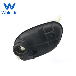 A2465000049 <span class=keywords><strong>Mercedes</strong></span>-Benz W156 246 GLA-Class AMG Vase d'expansion du liquide de refroidissement du radiateur - Product Image 4
