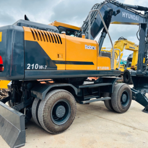 Excavadora de cadenas HYUNDAI 210W-7 original con motor diésel, bomba hidráulica de buena calidad, controles de precisión y cabina cómoda, perfecta para uso urbano. - Product Image 1