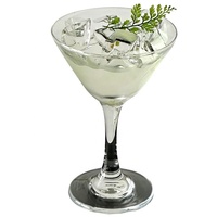 Verres à martini de style japonais, à tige épaisse et transparente, classiques et élégants, pour cocktails et événements.