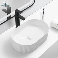 Articles sanitaires en céramique au-dessus du comptoir bassin de flûte d'art blanc pour salle de bain