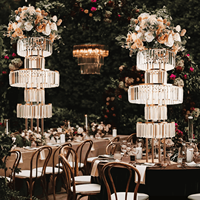 Nouvel Arrivage : Grand Candelabre de Luxe en Métal, Cristal et Acrylique, Support Floral Doré, Décoration Professionnelle pour Événements et Fêtes, Décoration de Table et de Fond de Scène