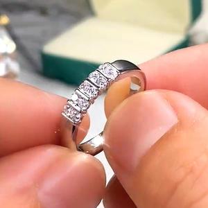 Anello da Donna F816 in Oro Bianco con Diamante Taglio Brillante Rotondo Colore G Naturale Stile Classico per Fidanzamento - Product Image 4