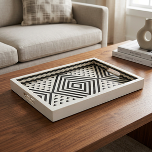 Plateau de luxe en cuivre incrusté à motifs carrés, avec des motifs inspirés des plantes, pour un service élégant à la salle à manger ou en cuisine, provenant d'Inde I H C - Product Image 1