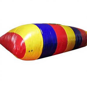 Catapulta Acuática Gigante Inflable de Grado Comercial, Plataforma de Salto Acuática Emocionante, Vinilo de PVC de 0.9mm, Capacidad de 500kg para el Verano - Product Image 1