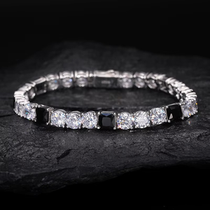 Pulsera Cubana de Moissanita de Calidad Premium con Piedras VVS Certificadas y Engaste Avanzado para Máxima Calidad Disponible a la Venta - Product Image 3