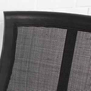 Chaise de salle à manger en bois de chêne massif de style français du milieu du siècle de haute qualité avec dossier en rotin, design antique pour les restaurants, les événements et la <span class=keywords><strong>location</strong></span> - Product Image 6