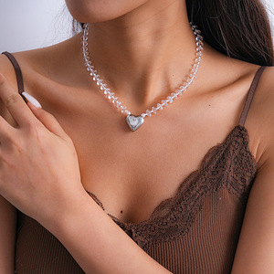Collier avec pendentif en forme de cœur plaqué argent, avec zircone cubique et chaîne de perles d'imitation pour femmes, à porter au quotidien, romantique - Product Image 6