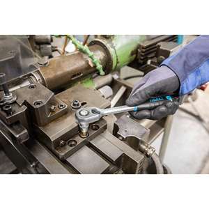 Trinquete reversible HAZET HiPer de dientes finos ∙ bloqueo de seguridad 8816HPS ∙ cuadrado de 3/8 pulgadas (10mm), sólido ∙ Longitud: 200 mm - Product Image 3