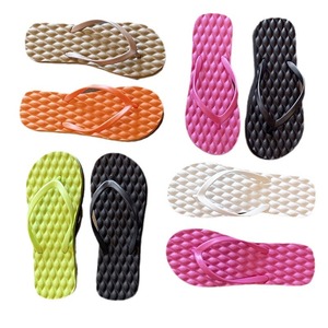 Tongs et Claquettes d'Été en Caoutchouc, Design Tendance, Sandales Plates pour Femmes et Dames - Product Image 5