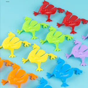 中国批发动物玩具迷你彩色逼真青蛙玩具疯狂塑料跳蛙玩具
