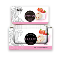 Fabrication professionnelle de chocolat au goût de fraise - Barre de chocolat blanc avec morceaux de fraises lyophilisées