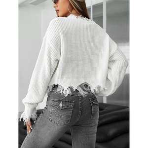Pull blanc à épaules tombantes, à bords effilochés, en tricot pour femme - Product Image 4