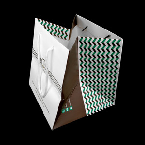 Sac en papier couché de qualité alimentaire recyclable personnalisé avec poignée en forme de gilet pour chocolat - Product Image 1