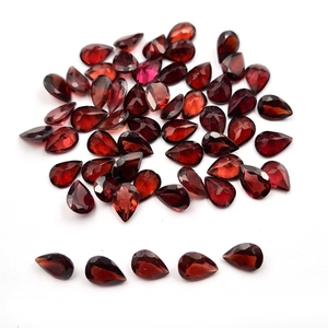 ลูกแพร์โกเมนสีแดงจาก Mozambique ธรรมชาติตัดแบบหลวมอัญมณีหินโกเมนขนาด6x8มม. สำหรับทำเครื่องประดับในราคาขายส่งร้านค้าตอนนี้ - Product Image 4