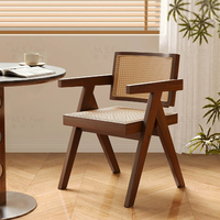 Chaise de salle à manger en rotin naturel tressé de style Mid-Century, avec structure en bois massif et assise en cannage respirant, mobilier d'intérieur pour la détente et la salle à manger