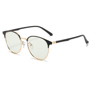 Lunettes de vue rondes en métal avec verres photochromiques anti-lumière bleue, couleur plaquée, unisexe - Product Image 2