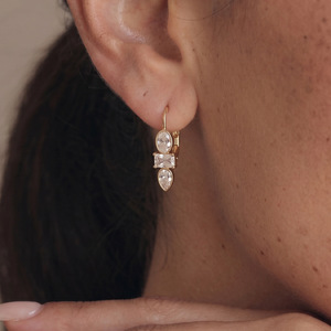Boucles d'oreilles clous Jeding en acier inoxydable plaqué or 18 carats avec zircon, sensation de luxe léger, ne ternissent pas, pour femme, transfrontalier - Product Image 2