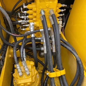 รถขุดโคมัตสึ PC130 มือสอง รถขุดไฮดรอลิกแบบตีนตะขาบ 13 ตัน รถขุดโคมัตสึมือสอง - Product Image 6