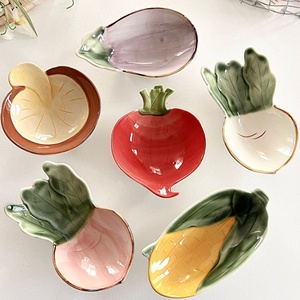 Assiettes et bols en céramique faits main Lelyi, mignons et originaux en forme de légumes, style frais et créatif, pour collations - Product Image 1