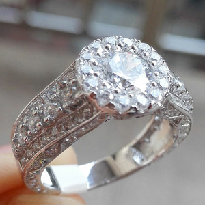 Anello scintillante con pavé per donna, gioiello romantico alla moda - Product Image 3
