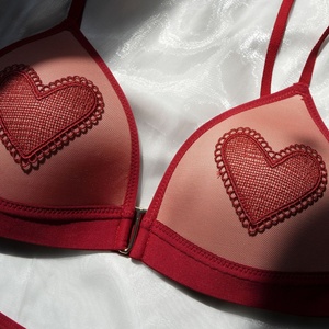 Nouvel ensemble de lingerie deux pièces en maille cœur sans armatures, soutien-gorge push-up sans fil tendance pour femme - Product Image 2