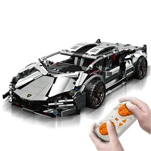 Vendita calda giocattoli per bambini set elettrico RC 2.4G Bluetooth telecomando 4WD auto Lamborghin Super auto auto da corsa per bambini