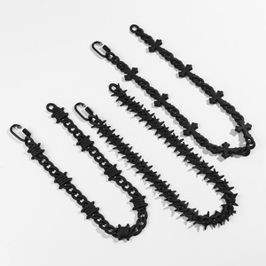 Personalità Cool ragazzo gioielli opaca nero spinato infinita catena <span class=keywords><strong>cuore</strong></span> croce Hiphop Thron girocollo acrilico <span class=keywords><strong>collana</strong></span> per gli uomini e le donne