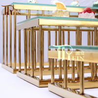 Présentoir à gâteaux et buffet moderne en acier inoxydable de luxe de Dubaï avec verre thermofusible, outils de présentation décoratifs pour la restauration