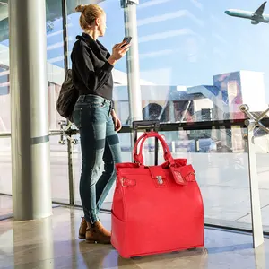 International Traveller กระเป๋าหนังพียูทันสมัยสำหรับผู้หญิง,กระเป๋าเดินทางแบบมีล้อตรงสีแดงกระเป๋าเดินทางแบบถือขึ้นเครื่องพร้อมปลอกหุ้มรถเข็น