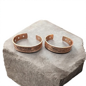Bracelet en cuivre pour la guérison, vente en gros de bracelets manchette en cuivre torsadés, bracelets manchette en cuivre et laiton de créateur, bijoux de mode - Product Image 1