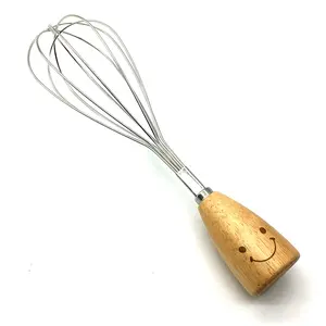 Stylish trứng thép không gỉ Whisk với gỗ cứng xử lý thiết kế đáng yêu cho các công cụ trứng