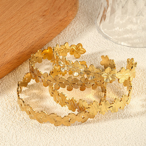 ハイエンド18K PVD金メッキステンレス鋼カフスブレスレットターニッシュフリー防水花花びらデザインおしゃれなバングル - Product Image 3