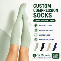 Chaussettes de compression pour infirmières en gros, hauteur genou, respirantes, en nylon, avec logo personnalisé, pour le sport et les voyages, fabricant OEM