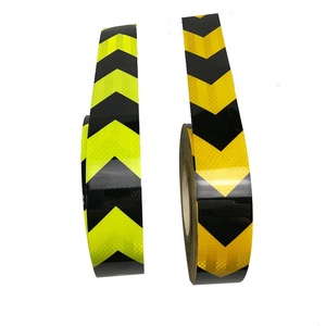 <span class=keywords><strong>Cinta</strong></span> Reflectante Prismática de Alta Intensidad Amarilla y Negra con Flecha, Material PET, para Autos y Camiones - Product Image 4