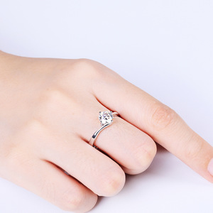 Anillo de Bodas de diamantes de moissanita con apertura de cuatro garras y brazo de torsión de plata esterlina S925 - Product Image 4