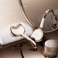 Ensemble de masseurs faciaux rafraîchissants en acier inoxydable : cuillères et globes cryo pour réduire les poches et revitaliser la peau au matin
