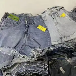 Stock abbigliamento moda donna pantaloncini di Jeans vestiti usati pantaloncini da donna Jeans