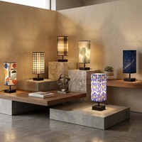Lámpara de Mesa Moderna de Tela al por Mayor, Precio de Fábrica, Patrones Personalizados, Iluminación para Mesita de Noche, Proyectos de Hostelería y Residenciales