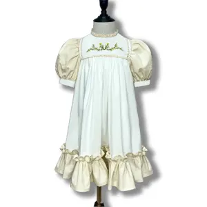 Boutique Nouveau design robe en popeline de coton pour bébé fille robe blanche ivoire brodée à la main pour enfants